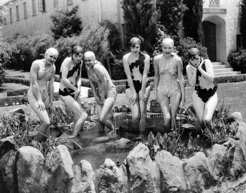 Footlight Parade Swim Girls at Warner wm.jpg